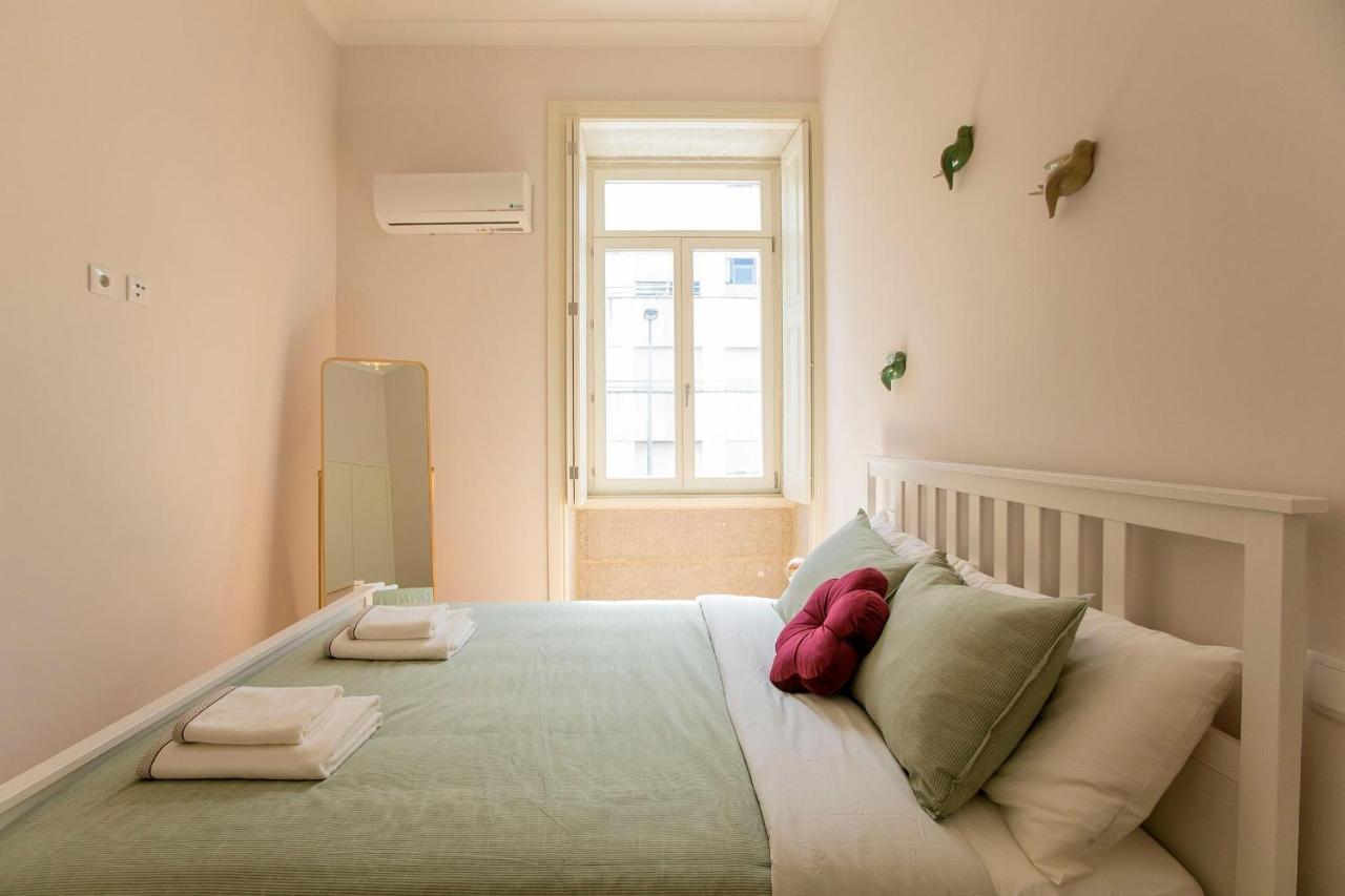 Lovelystay - 2Br Flat With Ac In Duque De Loule Порто Екстериор снимка