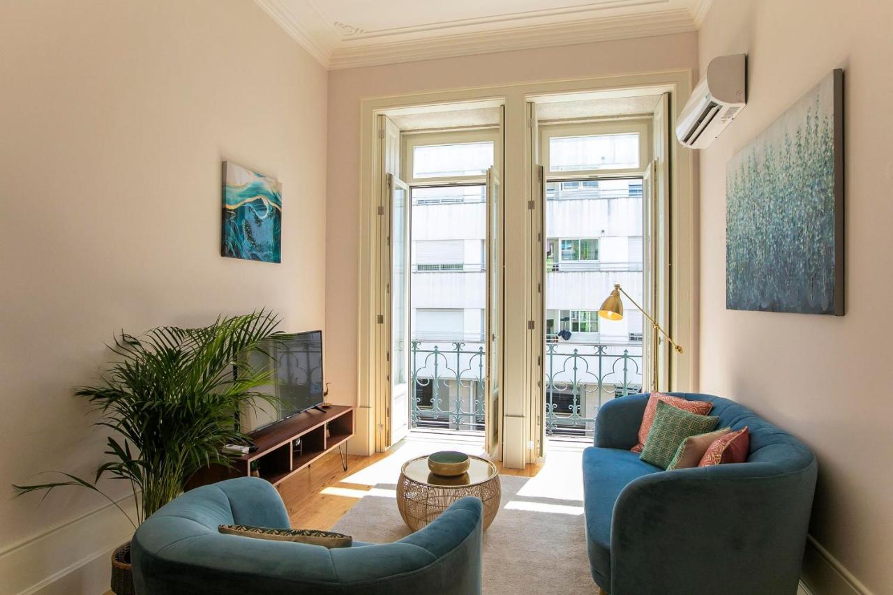 Lovelystay - 2Br Flat With Ac In Duque De Loule Порто Екстериор снимка