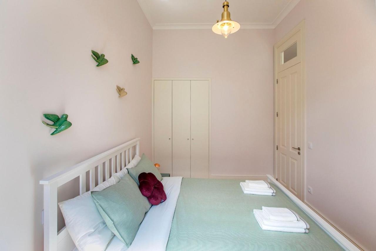 Lovelystay - 2Br Flat With Ac In Duque De Loule Порто Екстериор снимка