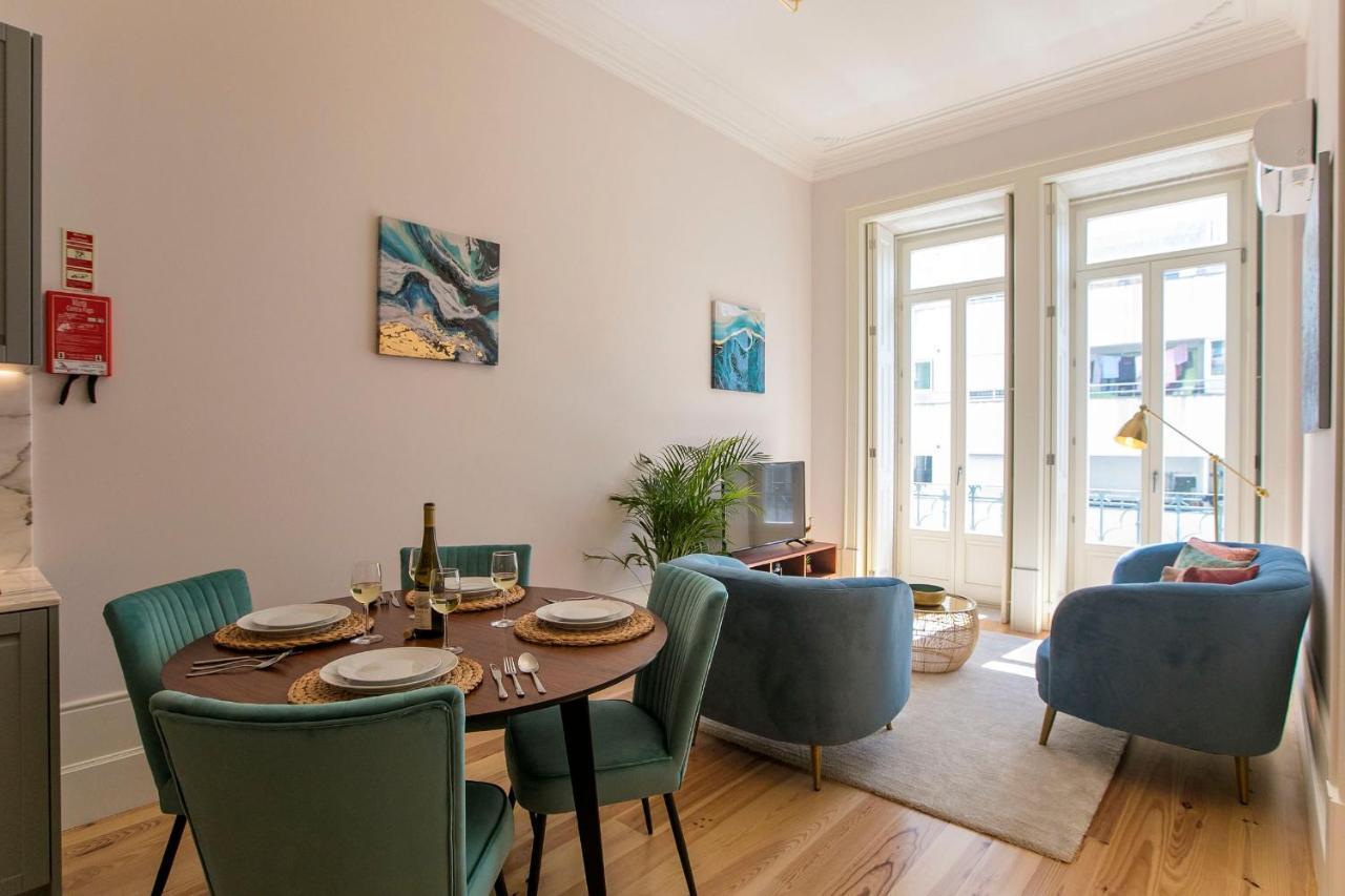 Lovelystay - 2Br Flat With Ac In Duque De Loule Порто Екстериор снимка