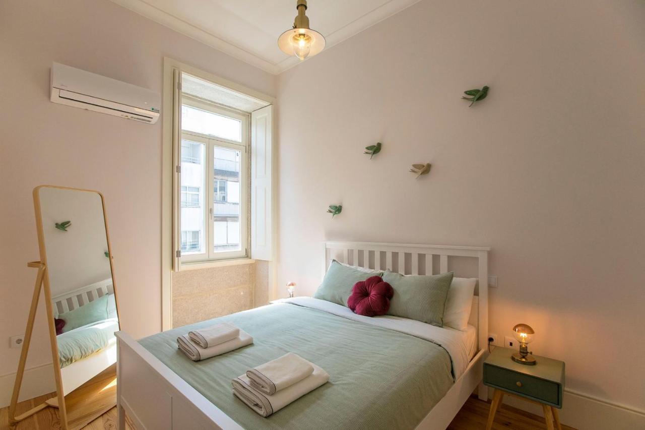 Lovelystay - 2Br Flat With Ac In Duque De Loule Порто Екстериор снимка